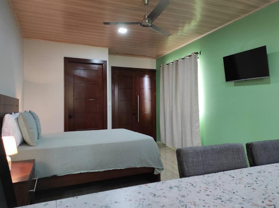 Apartment Mandy Loft -40mb Wifi -8 Miles From La Fortuna *