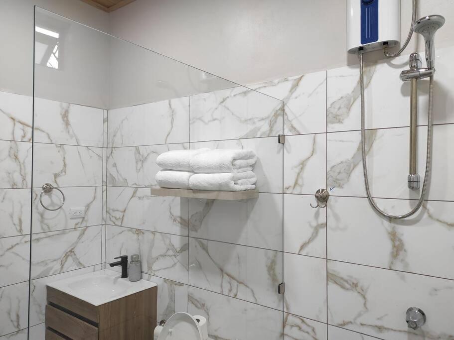 Apartment Mandy Loft -40mb Wifi -8 Miles From La Fortuna San Ramon (Alajuela)